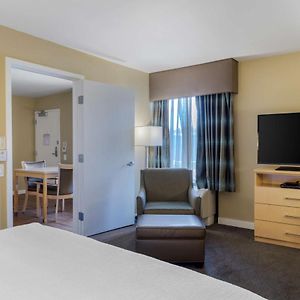 King Suite Walk Shower Disability Access or Non-Smoking
